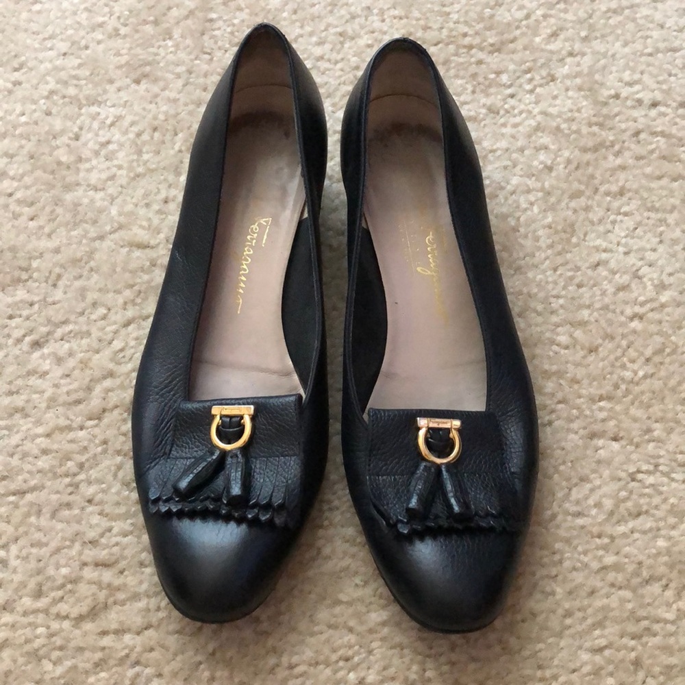 Salvatore Ferragamo genuine leather sz 7